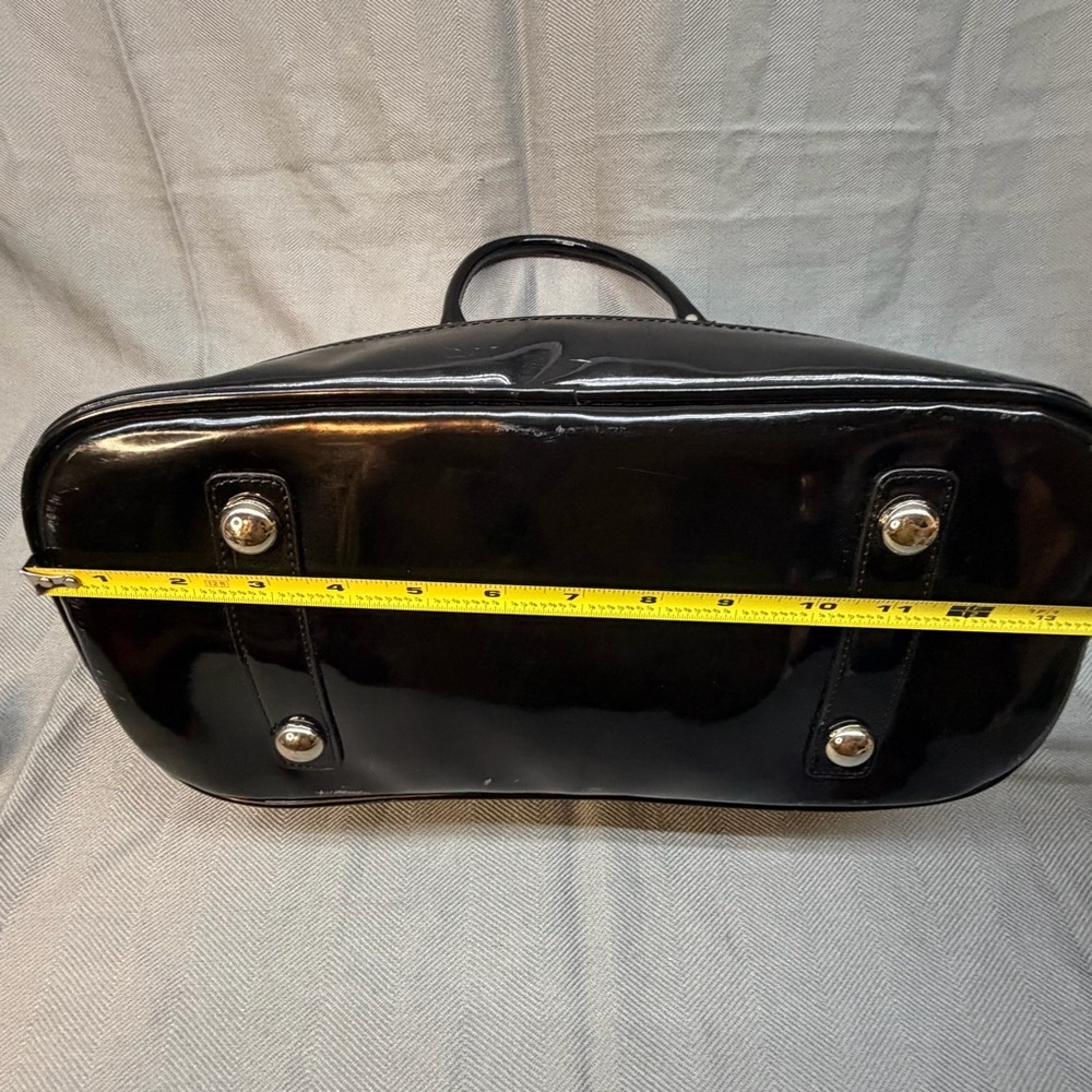 Lounge fly loves Hello Kitty, black patent leather dome handbag from 2012 - Picture 4 of 16